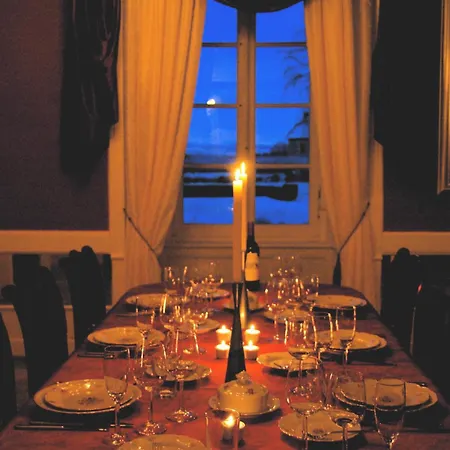 Chateau De Savennes - Caveau De Sabrage Couette-café *