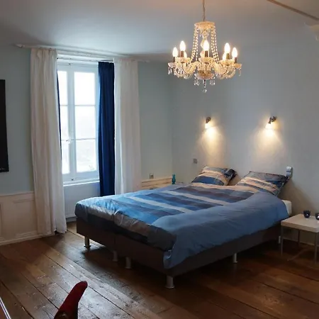 Chateau De Savennes - Caveau De Sabrage Couette-café