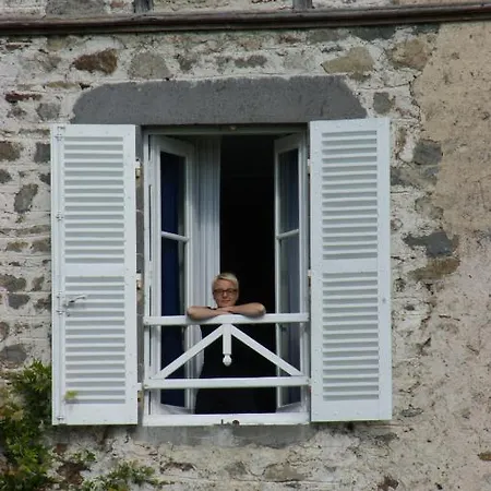 Chateau De Savennes - Caveau De Sabrage Savennes (Puy-de-Dome)