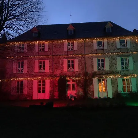 Chateau De Savennes - Caveau De Sabrage Savennes (Puy-de-Dome)