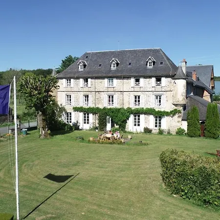 Couette-café Chateau De Savennes - Caveau De Sabrage *