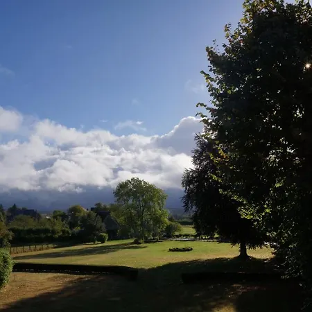 Chateau De Savennes - Caveau De Sabrage Bed & Breakfast *